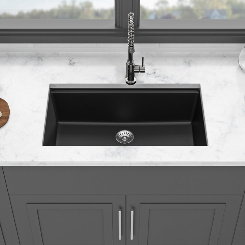Évier de cuisine 32 x 19 po en composite de quartz en granite, noir, avec coins arrondis, facile à entretenir, livré avec une planche à découper et un plateau de séchage noir