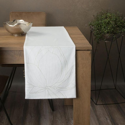 No Pattern And Not Solid Colour Table Runner