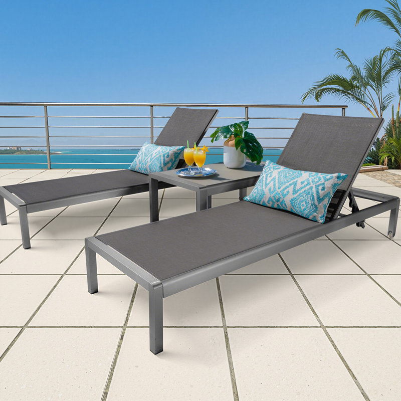 Méridienne respirante pour terrasse avec terrasse en aluminium et lattes en aluminium respirant pour terrasse au bord de la piscine
