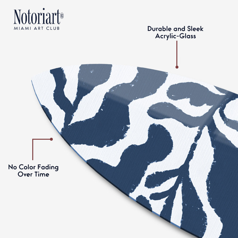 "Blue and White Leaf II", planche de surf en acrylique par Notoriart