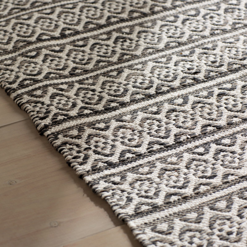 Tapis ivoire / noir en coton tissé à la main à motif géométrique Bester, Rectangle 4 pi x 6 pi