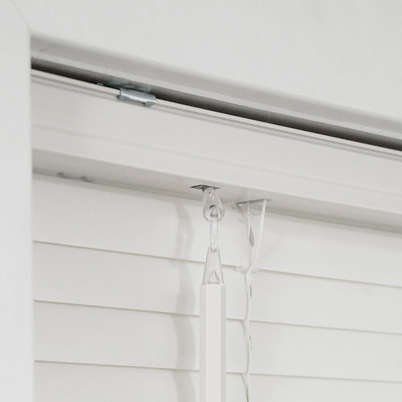 Light Filtering Horizontal/Venetian Blind, 19.5"W x 64"L