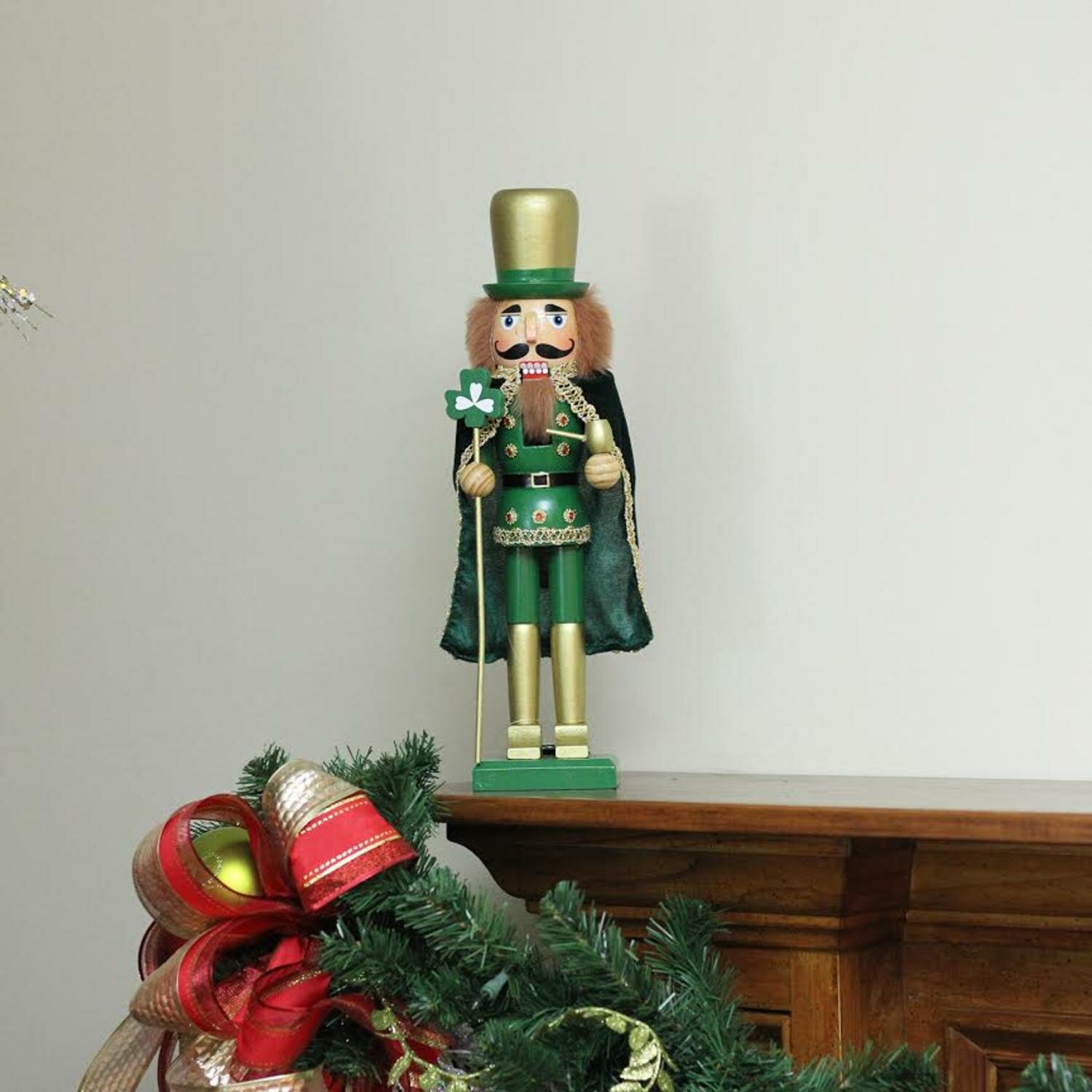 St. Patrick's Day 15 Nutcracker With Pot of Gold 