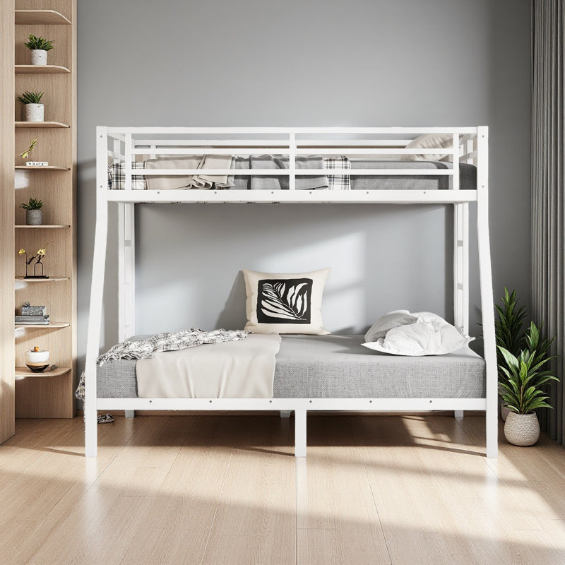 Lit simple superposé au-dessus d'un lit double pour adolescents et adultes