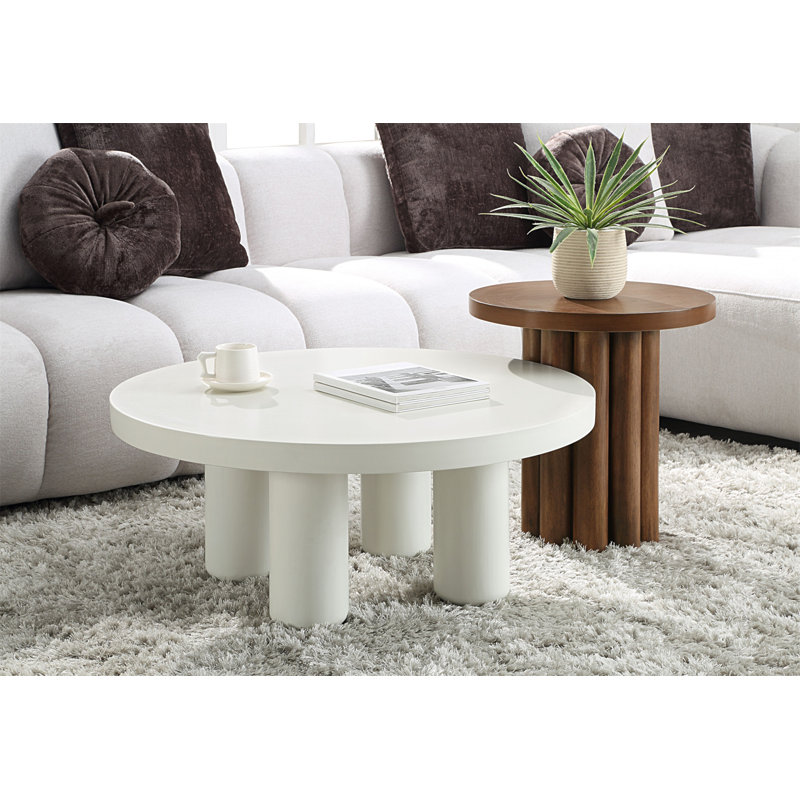 Table de bout polyvalente et moderne avec construction durable et attrait élégant