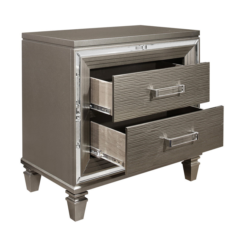 Élégante table de chevet avec miroir biseauté et tiroirs en queue d'aronde
