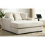 Chaise longue de 140 cm en chenille crème avec station de charge et porte-gobelets intégrés aux accoudoirs pour un confort optimal à l'intérieur. Housse amovible et lavable surdimensionnée pour se détendre à la maison.