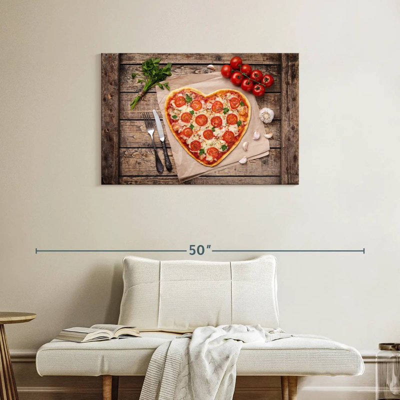 Yarlin, pizza en forme de cœur, H 24 po x l 36 po