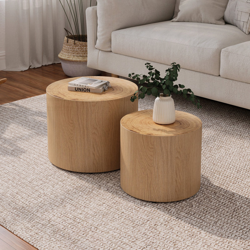 Ensemble de 2 tables gigognes rondes modernes Nesting Carlie avec de véritables tranches d'anneaux pour de petits espaces et une utilisation polyvalente