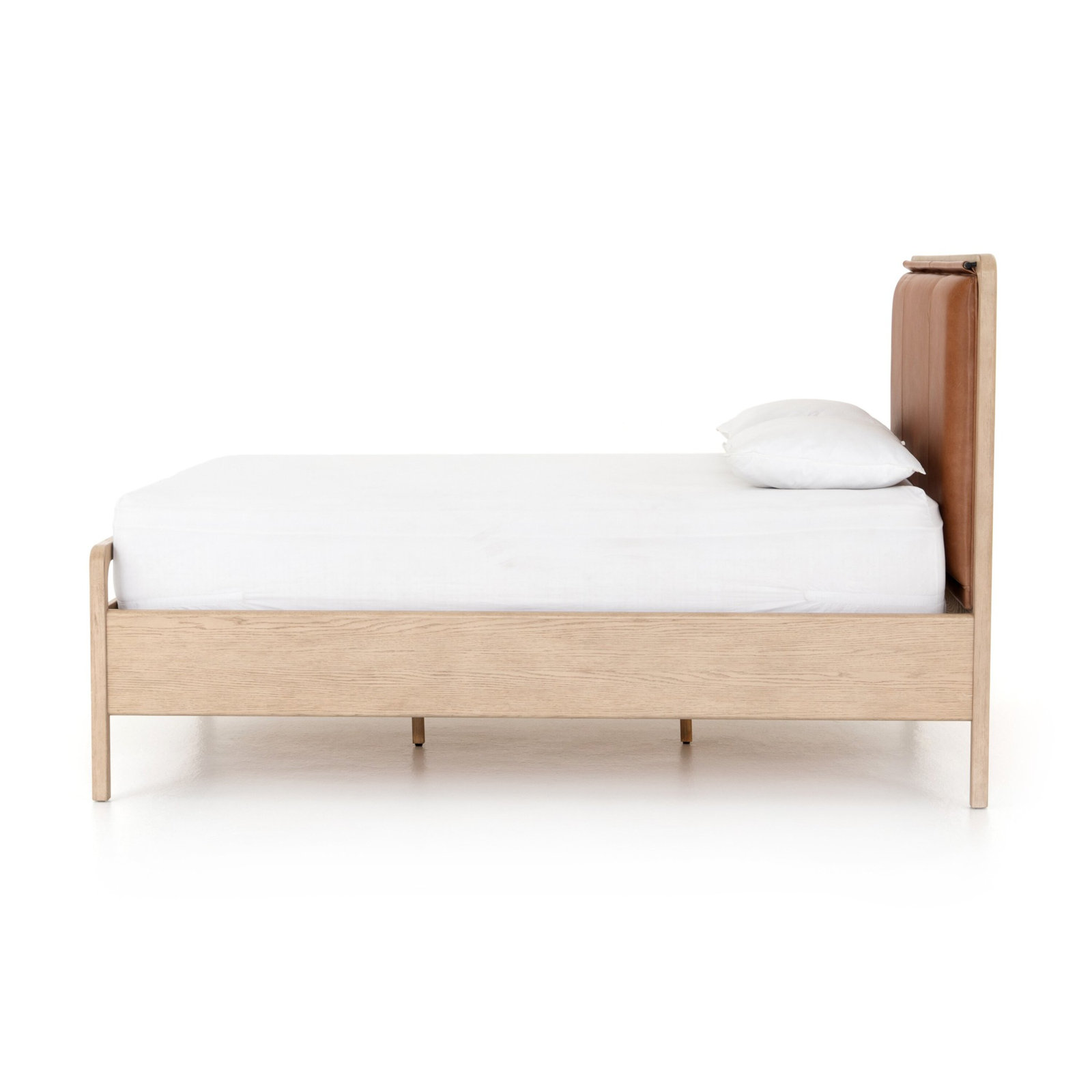 Karsten Oak Bed, King, Chaps Sand/Yucca Oak Veneer