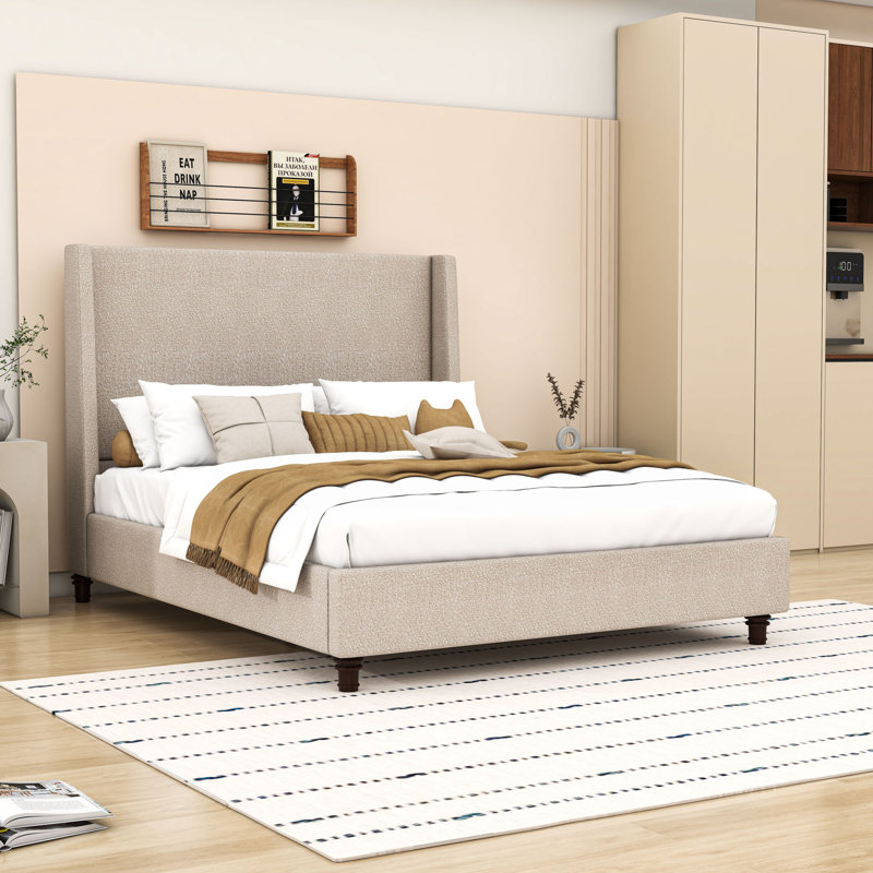 Lit plateforme tapissier avec tête de lit à oreilles et pieds centraux, Grand lit