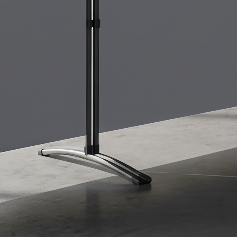 Ceci est une cloison de bureau autonome avec des panneaux en tissu gris et trois écrans d'intimité pliables. Il présente une conception simple, une séparation flexible et est à la fois intime et agréable.