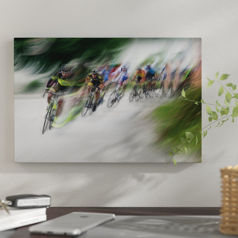 «In Element», reproduction de photo sur toile, H 24 po x l 32 po x P 1 po, Papier d'art encadré noir, Blanc