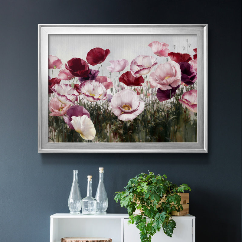 Royal Poppy Field - peinture encadrée, Toile avec cadre argenté, H 30,5 po x l 42,5 po x P 1,5 po