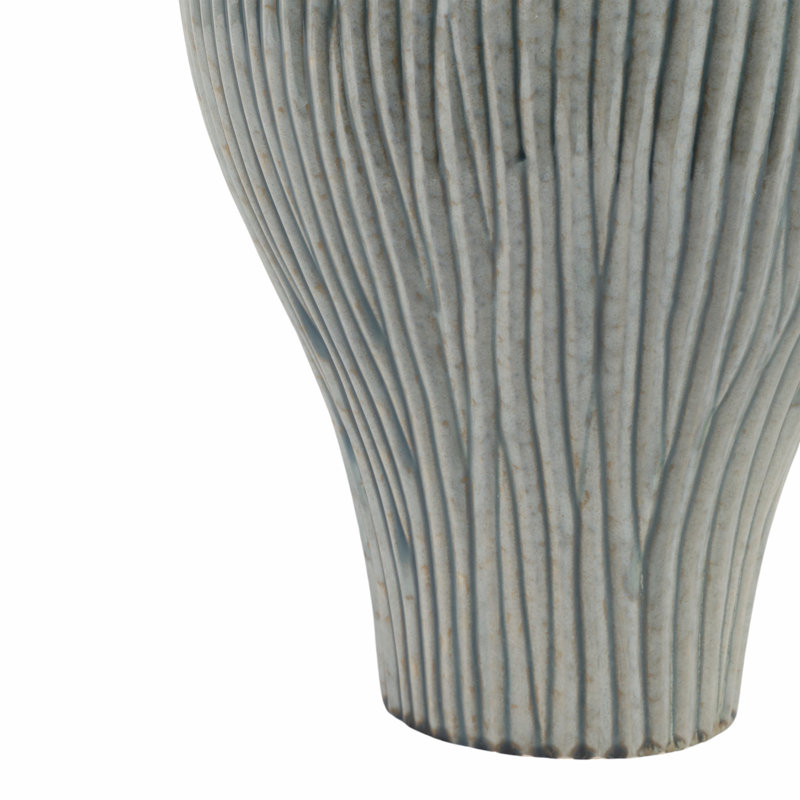 Vase décoratif en porcelaine ciselée Karly pour décor élégant et moderne, H 19,75 po x l 11 po x P 11 po