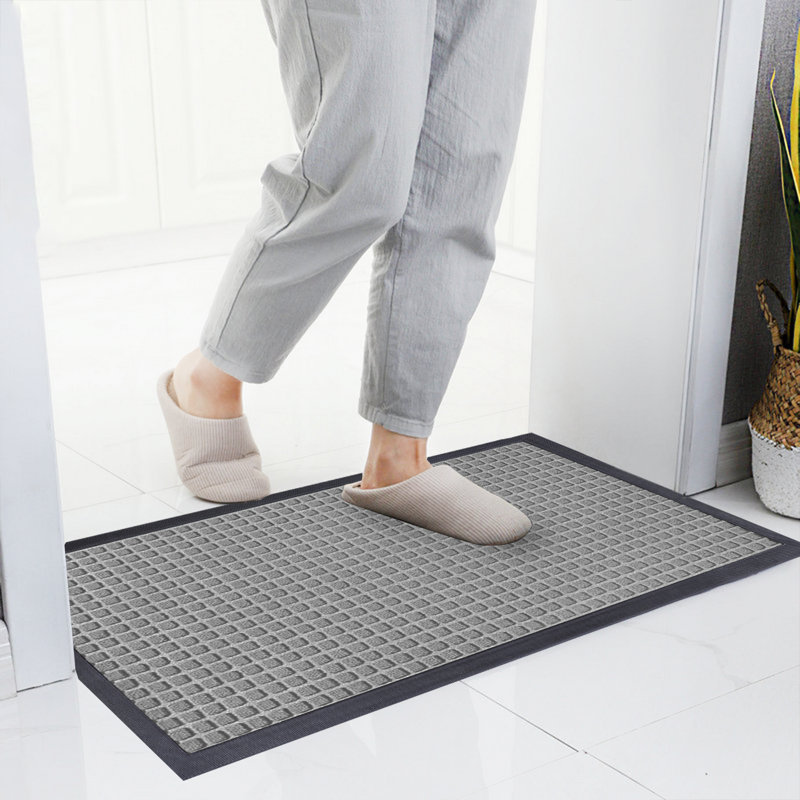 Tapis de porte extérieur antidérapant Afsah, l 24 po x P 36 po, Gris