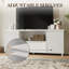 Meuble télé moderne pour téléviseur de 70 pouces, centre de divertissement avec armoires à portes cannelées et tablettes ouvertes, console de télévision pour le salon et la chambre à coucher