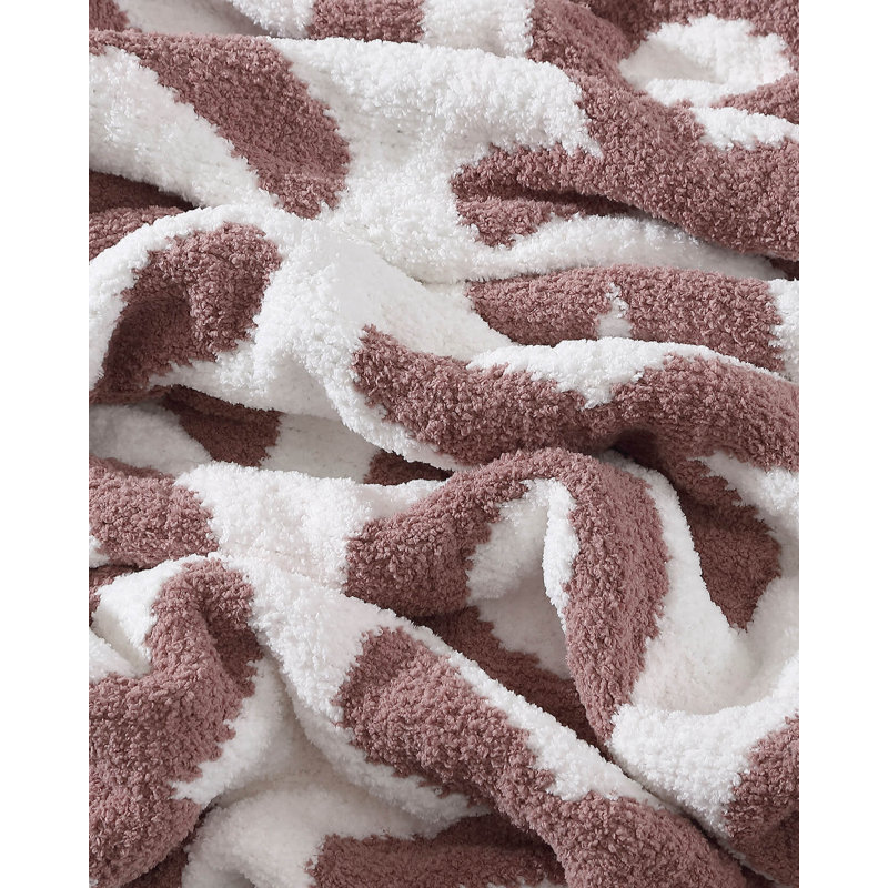 XOXO Throw Blanket, Rose/Off White Geometric