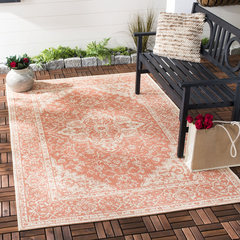 Girard Hooked Indoor/ Outdoor Rust/Cream Rug, Rectangle 122 x 183 cm