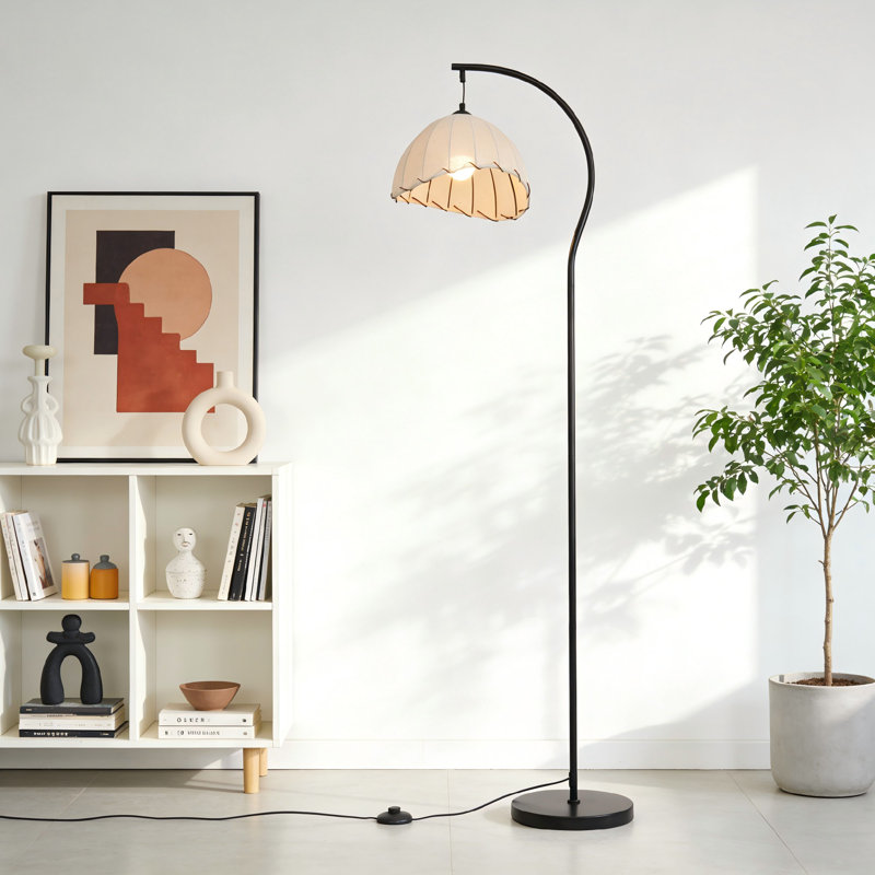 Lampe sur pied 18,5 po avec abat-jour en tissu (comprend 1 ampoule blanc chaud, non à intensité variable)