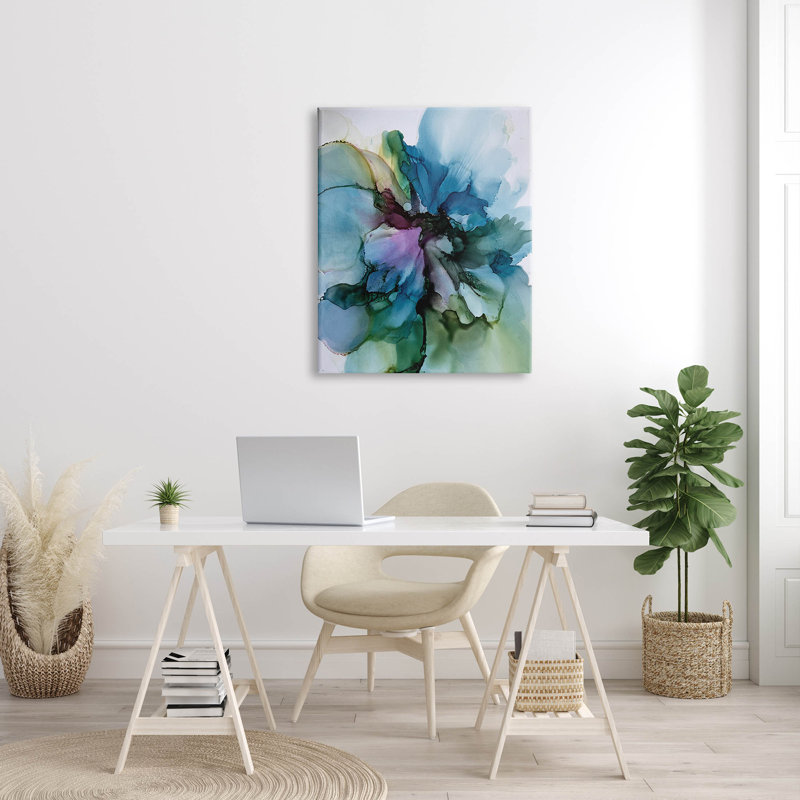 "Blooming Abstract Arrangement", art mural par Emma Catherine Debs, H 40 po x l 30 po x P 1,5 po, Toile tendue