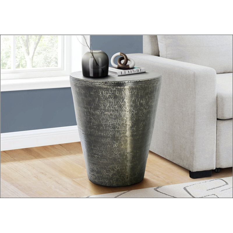 Table de bout contemporaine en forme de cône, Argent argent