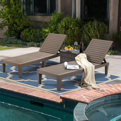 Outdoor Chaise Lounge 