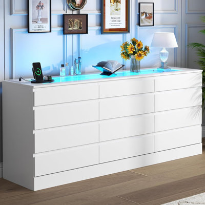 12 Drawer Dresser witu Glass Top