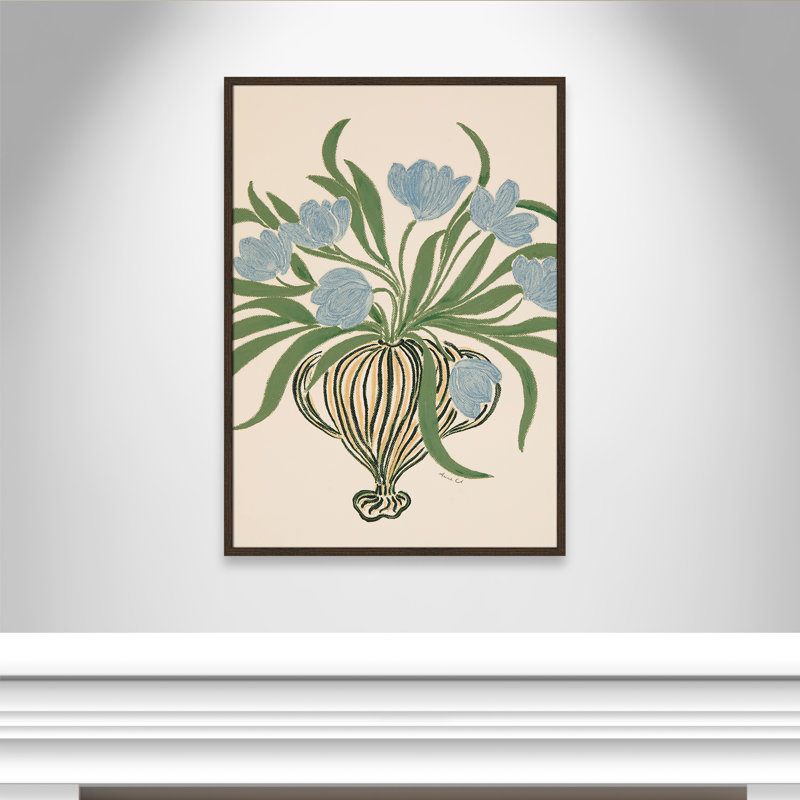 «La Poire Blue Tulips Print» par Camilla Bergqvist, H 41,5 po x l 29,5 po x P 0,75 po