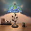 Lampe de table Meryem Tiffany avec vitrail bleu et feuilles vertes incluses Ampoule DEL H 22 po x l 12 po x P 12 po