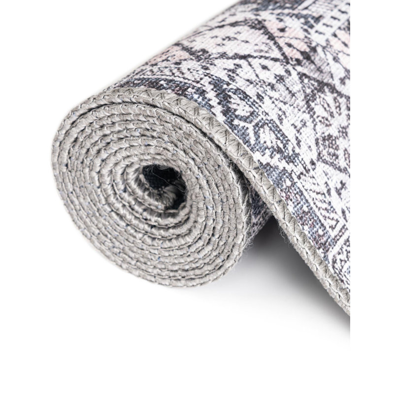 Bungalow Rose Sarah Timeless Rug, Tapis de couloir 2 pi 7 po x 10 pi