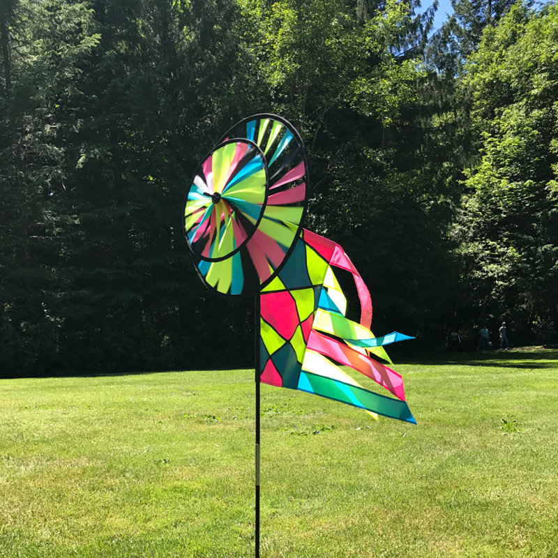 Roues pivotantes Neon Colorblock avec drapeau et queues de jardin
