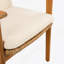 Ensemble de 2 chaises de salle à manger d'extérieur, structure en bois d'acacia couleur teck, osier PE brun, coussin imperméable beige, idéal pour les patios et les jardins-2040441663