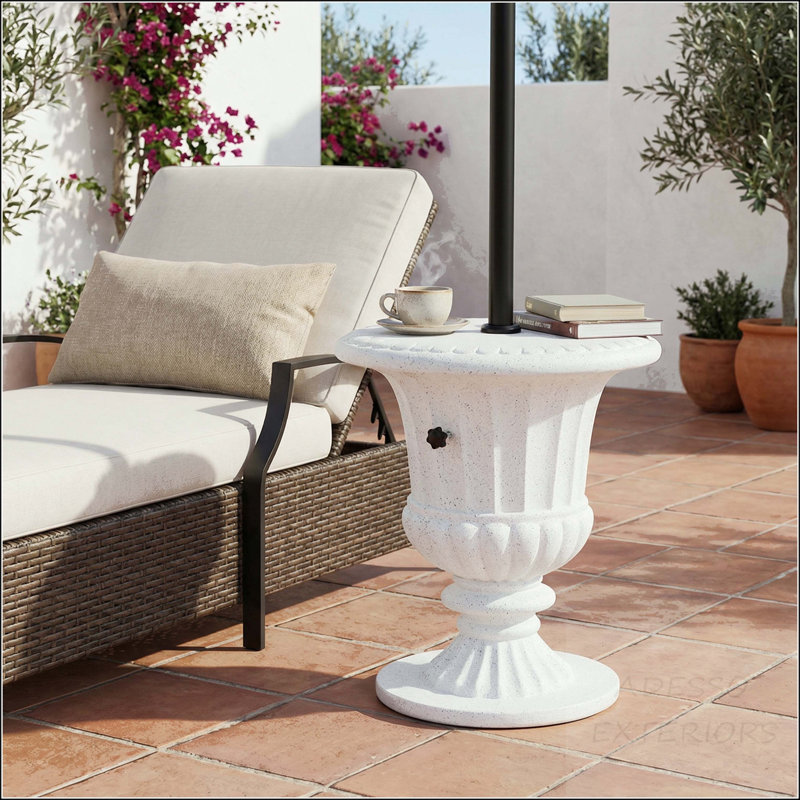 Table d'appoint MGO en marbre blanc avec base de parasol remplie de sable
