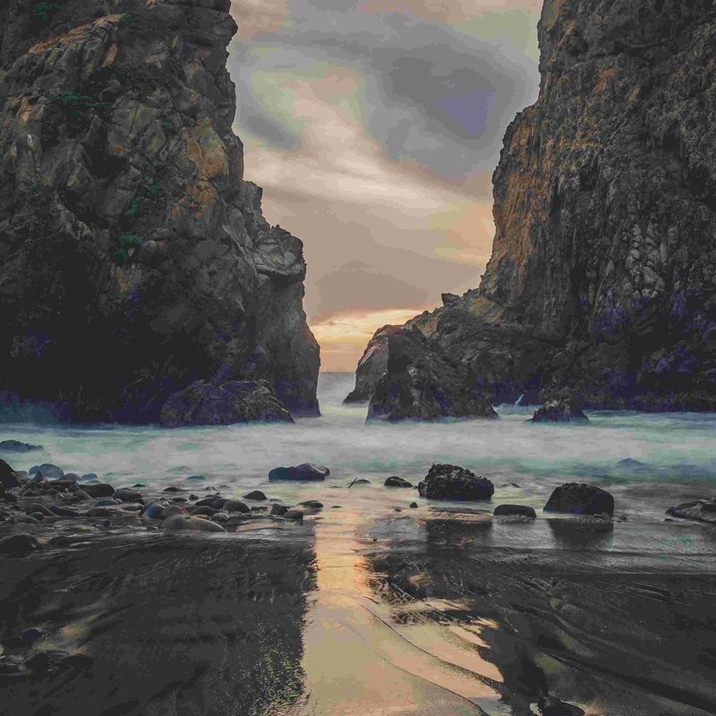 Falaises rocheuses - photographie sur toile tendue, H 12 po x l 12 po x P 1,25 po