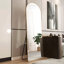 La 4ème génération de miroirs pleine longueur fixés au sol. Miroir mural arqué en alliage d'aluminium, miroir de maquillage de salle de bain-821126151