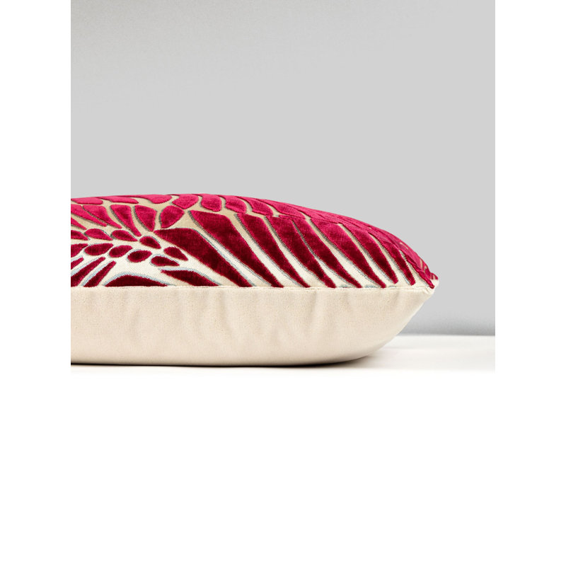 PLUMES / OREILLER EN VELOURS, H 22 po x l 22 po, Carré, Motif floral rouge