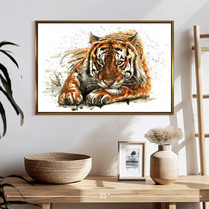 Tigre du Bengale qui se prélasse, Cadre flottant doré, 25 po x 17 po