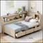 Lit de jour en bois avec tablettes de rangement et 3 tiroirs, alliant confort et rangement pratique pour les maisons modernes-504129508