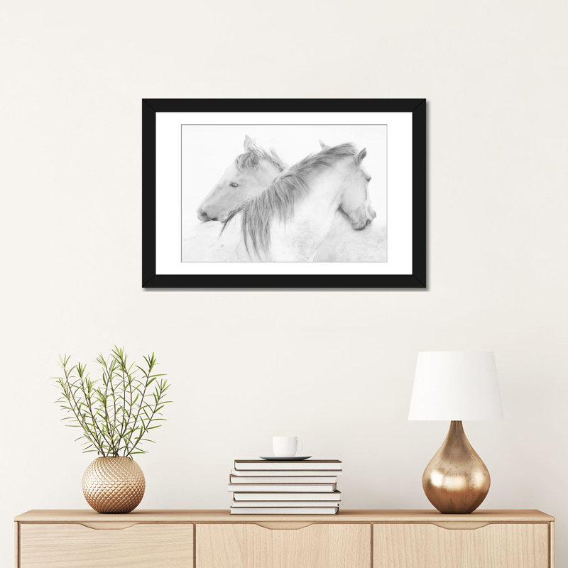 «Horses» par Marie-Anne Stas - impression sur toile tendue, H 16 po x l 24 po x P 1 po, Papier d'art encadré noir, Blanc
