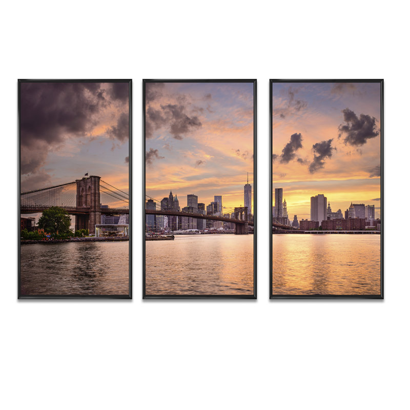 New York City Skyline Under Dark Clouds - ensemble de 3 toiles d'art encadrées, H 32 po x l 48 po x P 1 po, Cadre noir