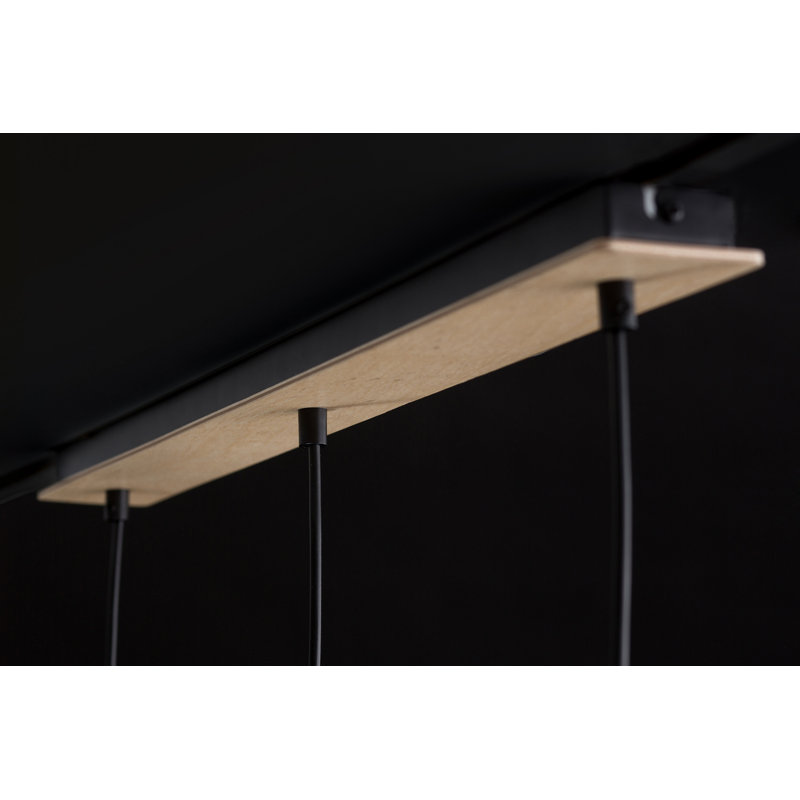 Anna-Mae Spotlight, Black