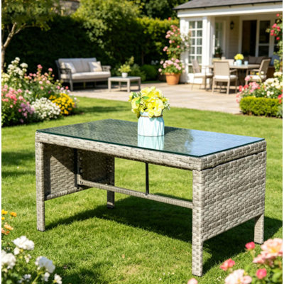 Table basse pour l'extérieur avec 1 table basse en verre trempé transparent