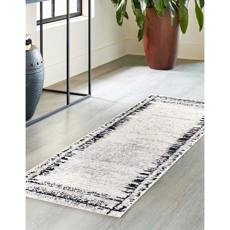 Ethelyn Black/White Area Rug