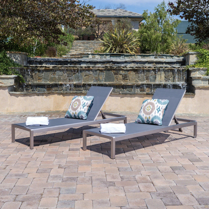Chaise Lounge