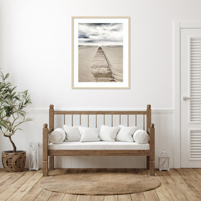 «Sandy Beach Boardwalk» par Incado, reproduction d'art encadrée sur bois