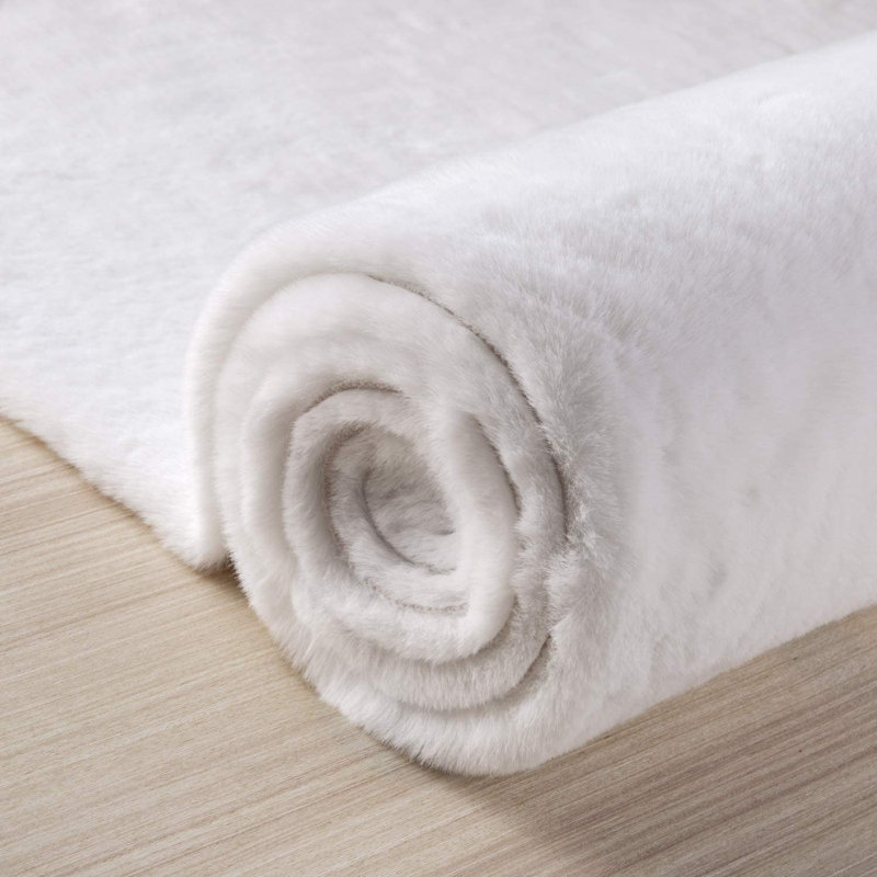 Haefele Faux Fur Indoor Rug, Novelty 2' x 6'