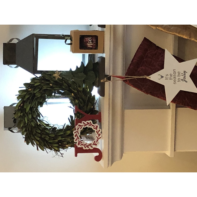 Lettres en bois de Noël avec couronne