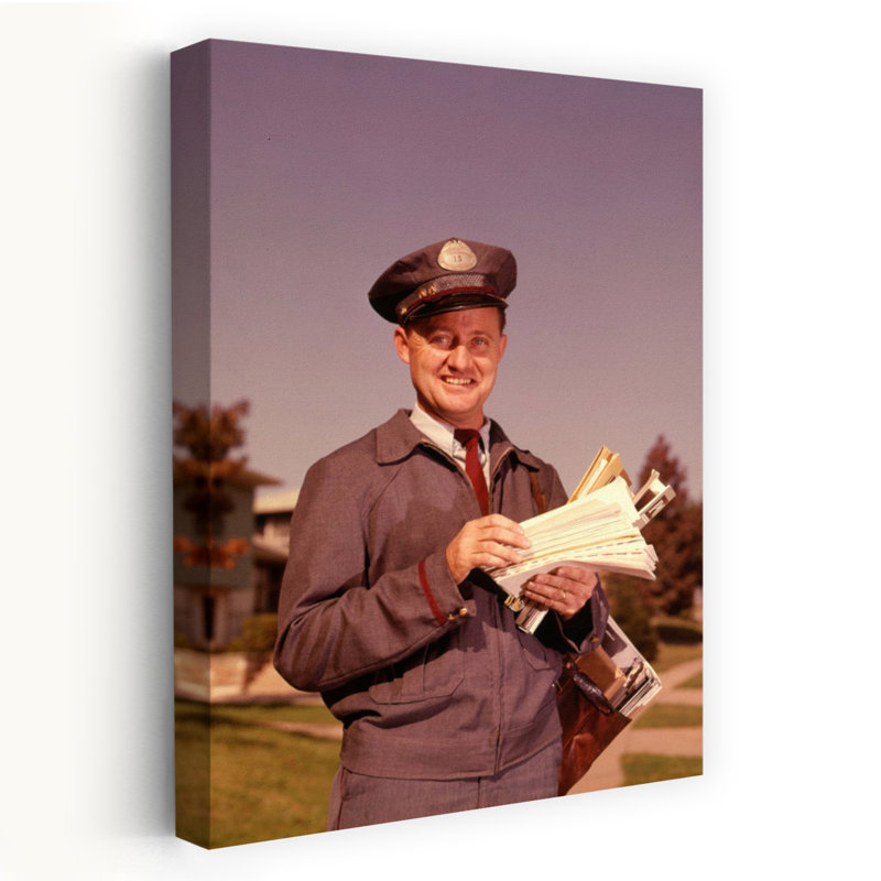 1960 1960S souriant, tenant un courrier, un sac de courrier, un service postal des États-Unis, 18" H x 12" W
