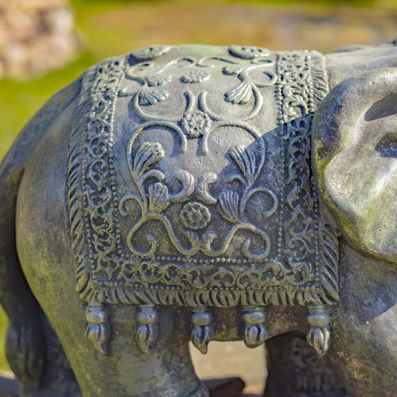 Statue éléphant Aliyyah Boho, H 16 po x l 24,5 po x P 11 po, Argent givré